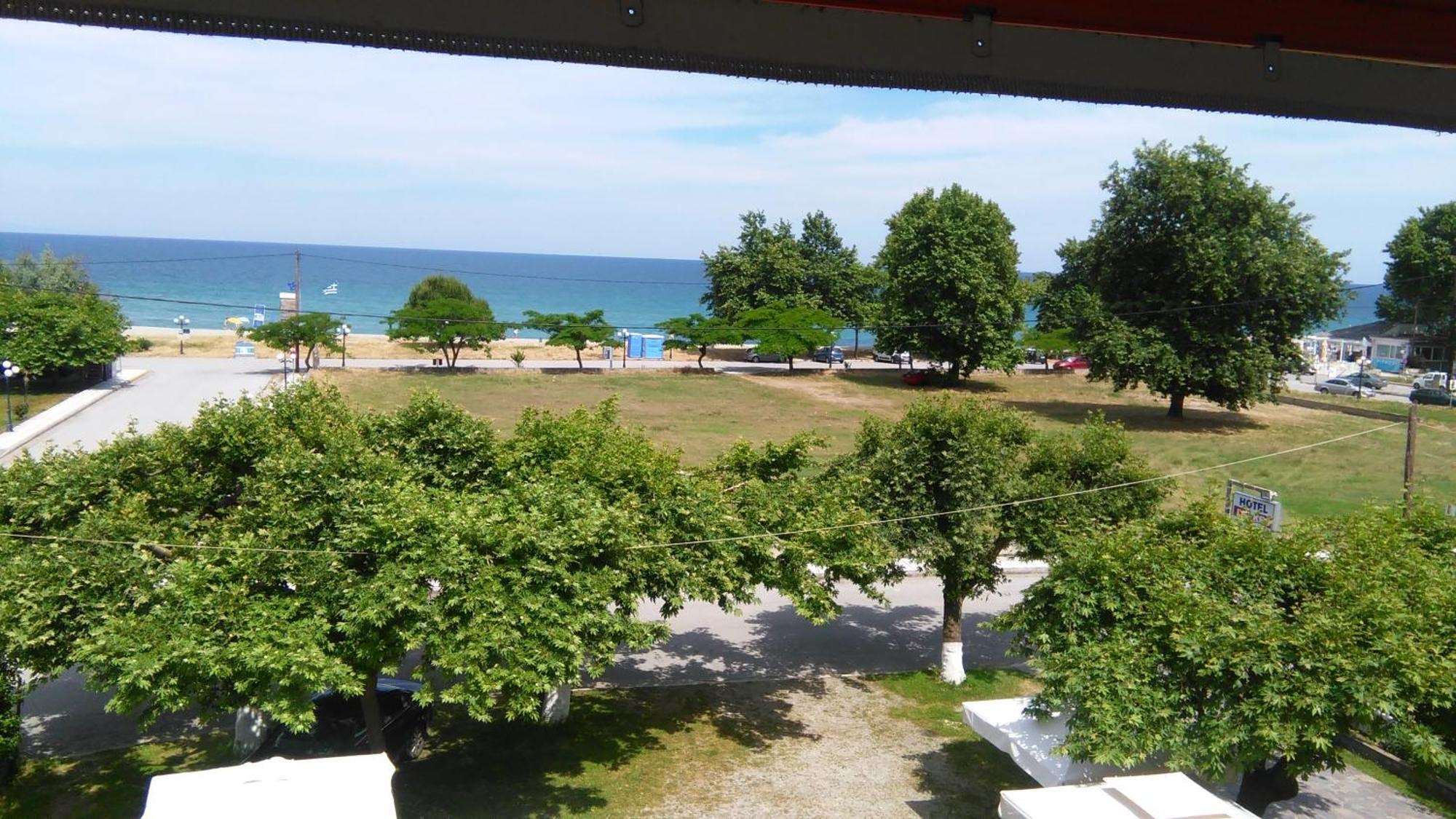 Hotel Lefkes Paralía Skotínis Cameră foto