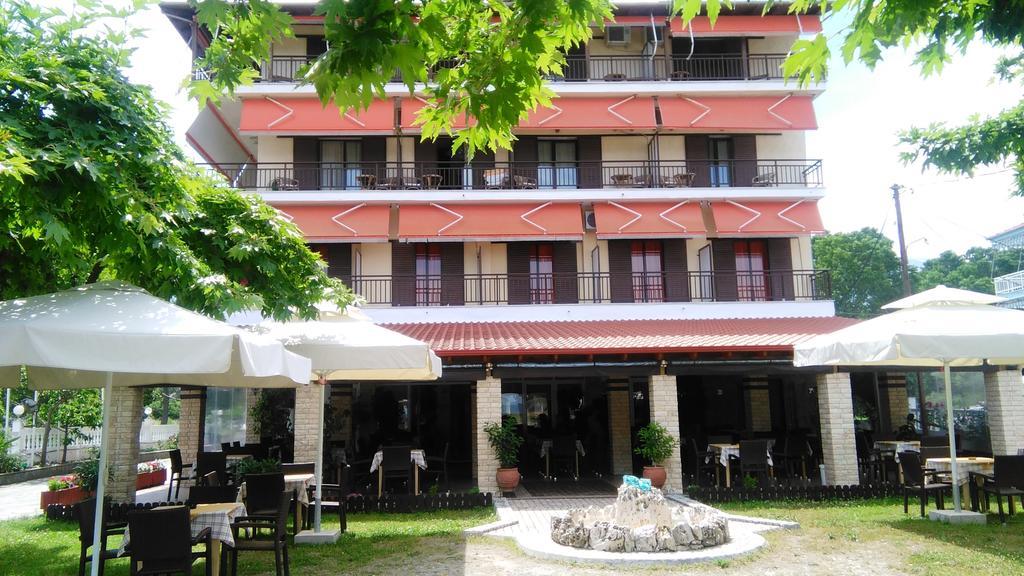 Hotel Lefkes Paralía Skotínis Exterior foto