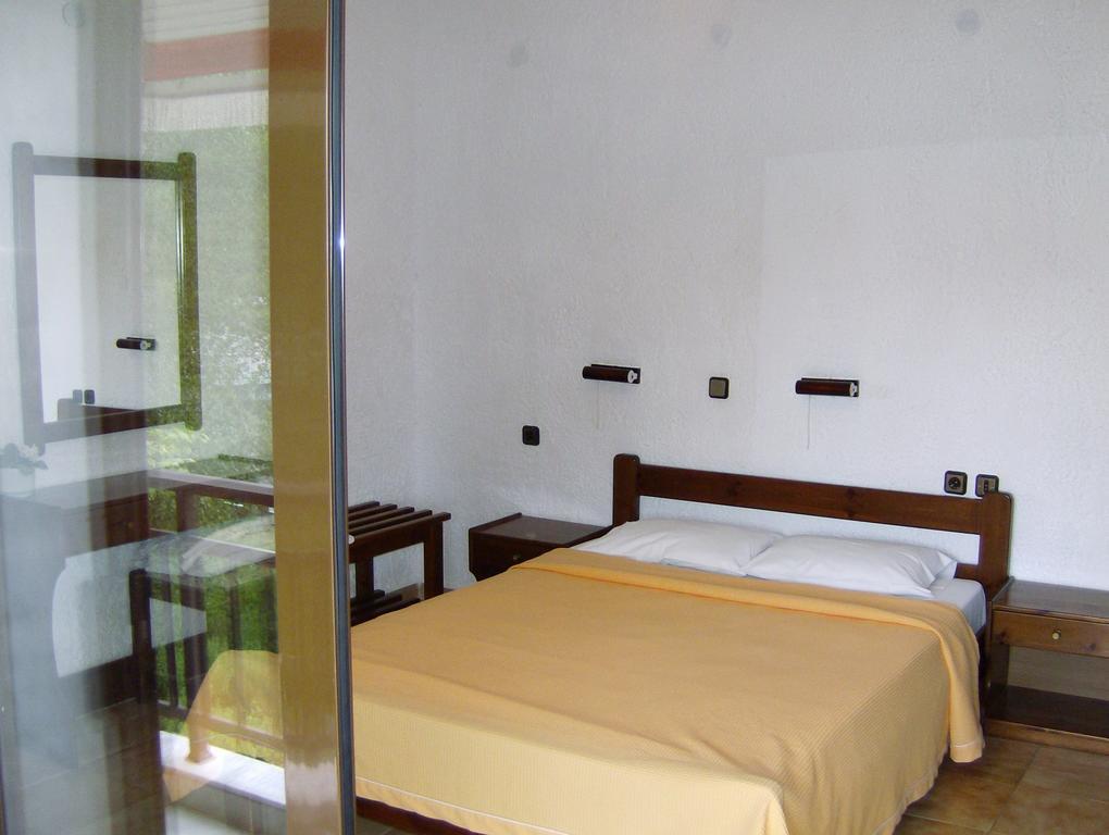 Hotel Lefkes Paralía Skotínis Exterior foto